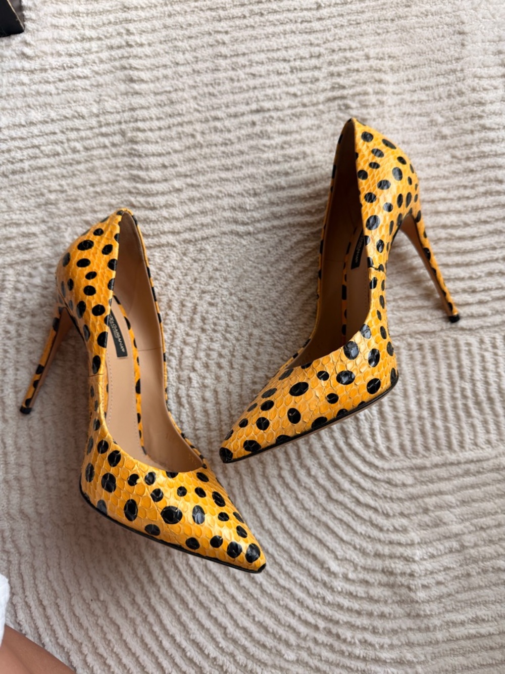 Dolce & Gabbana Yellow and Black Leopard-Style Snakeskin Pointed Stiletto Pumps